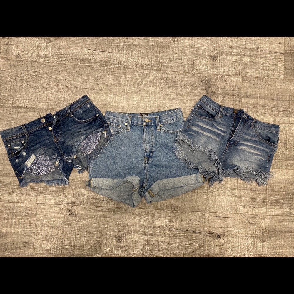 Bundle of shorts